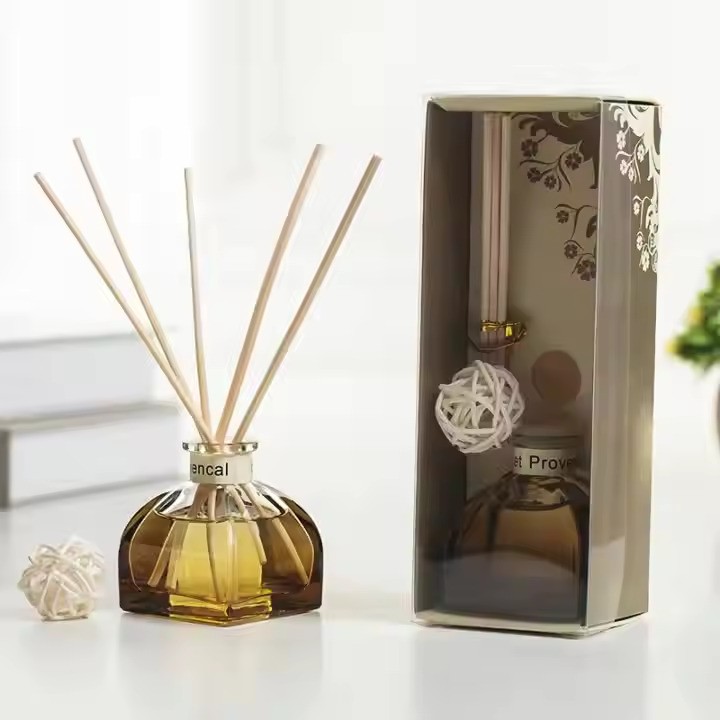 Aromatic Reed Diffuser Gift Set – Elegant Room Fragrance with Natural Sticks